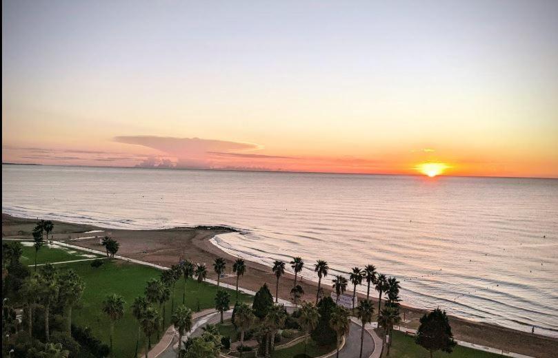 Mondrian Magic World - Sea View First Line Of The Beach Oropesa del Mar Exterior photo